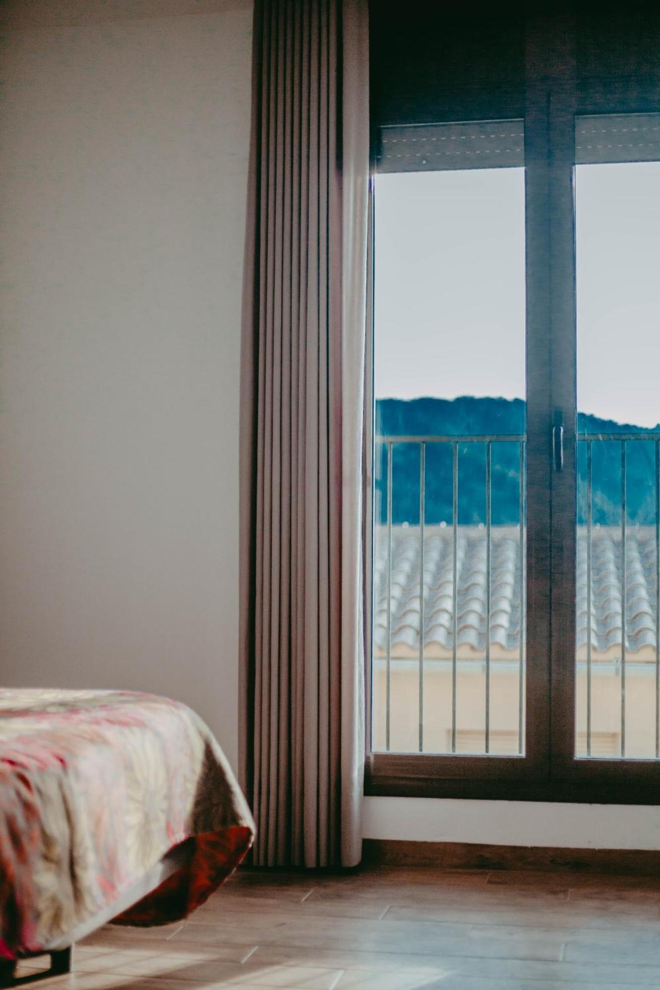 Hostal Restaurant Mussons Vins Poboleda Dış mekan fotoğraf