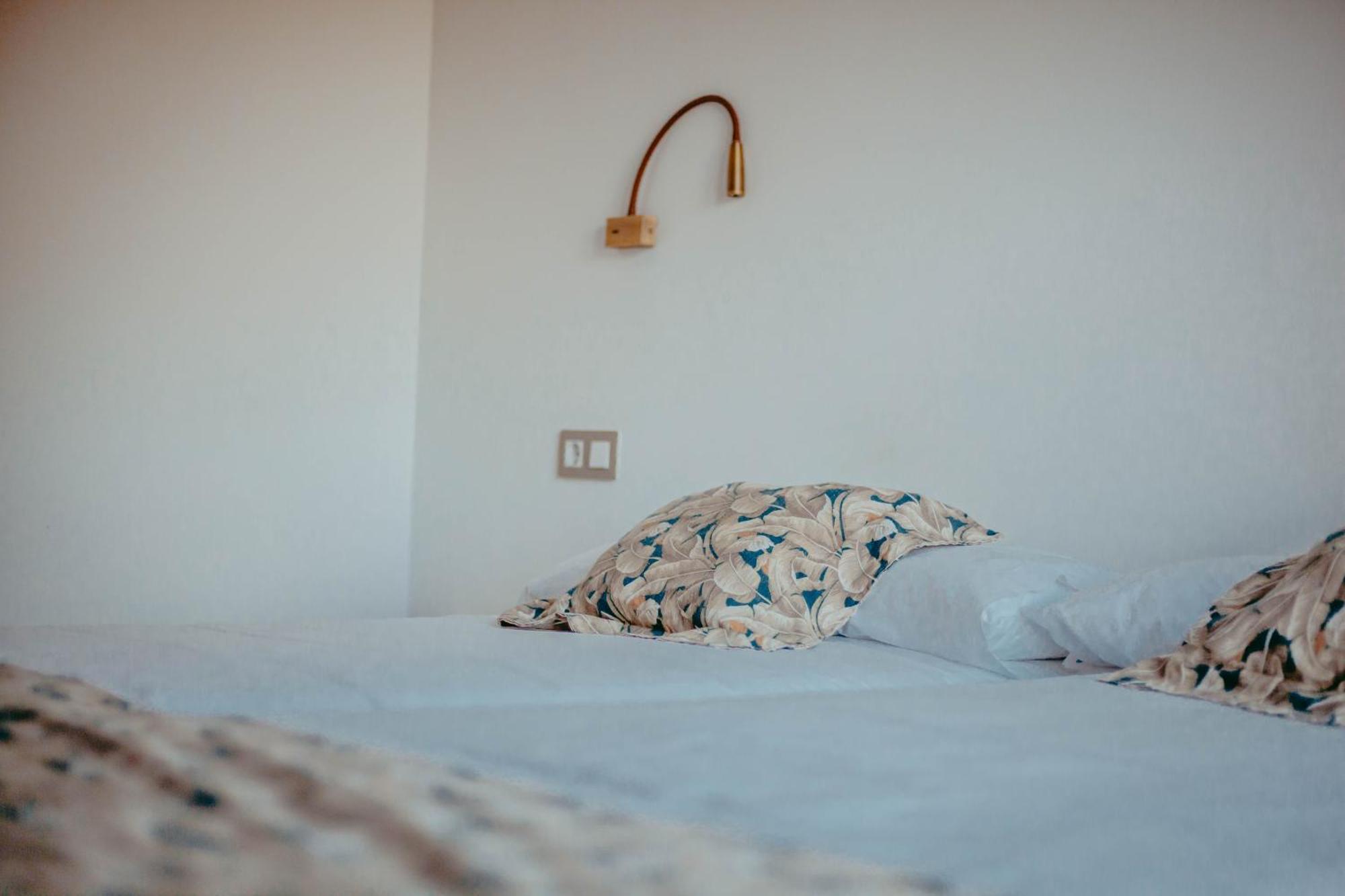 Hostal Restaurant Mussons Vins Poboleda Dış mekan fotoğraf