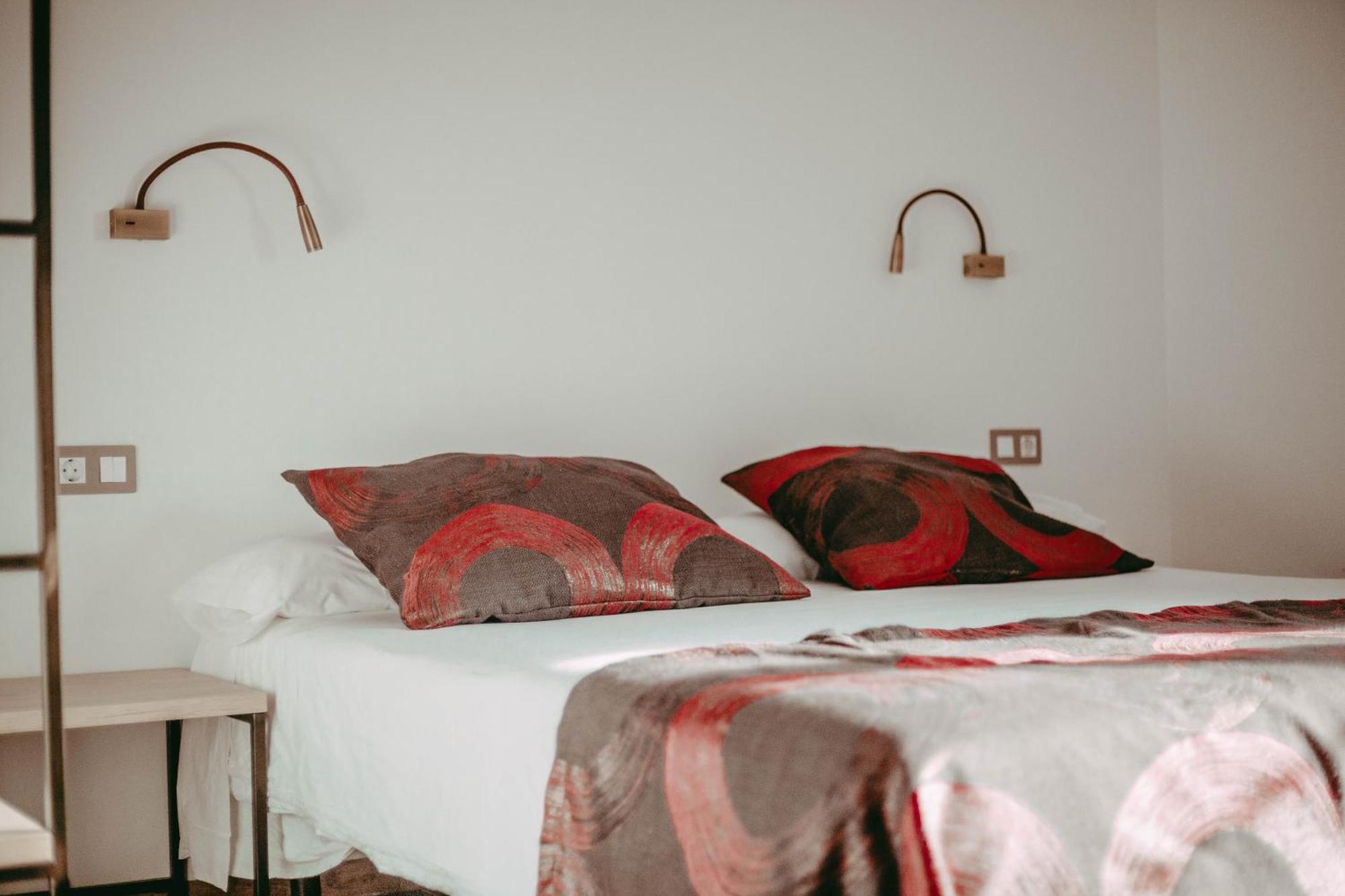 Hostal Restaurant Mussons Vins Poboleda Dış mekan fotoğraf