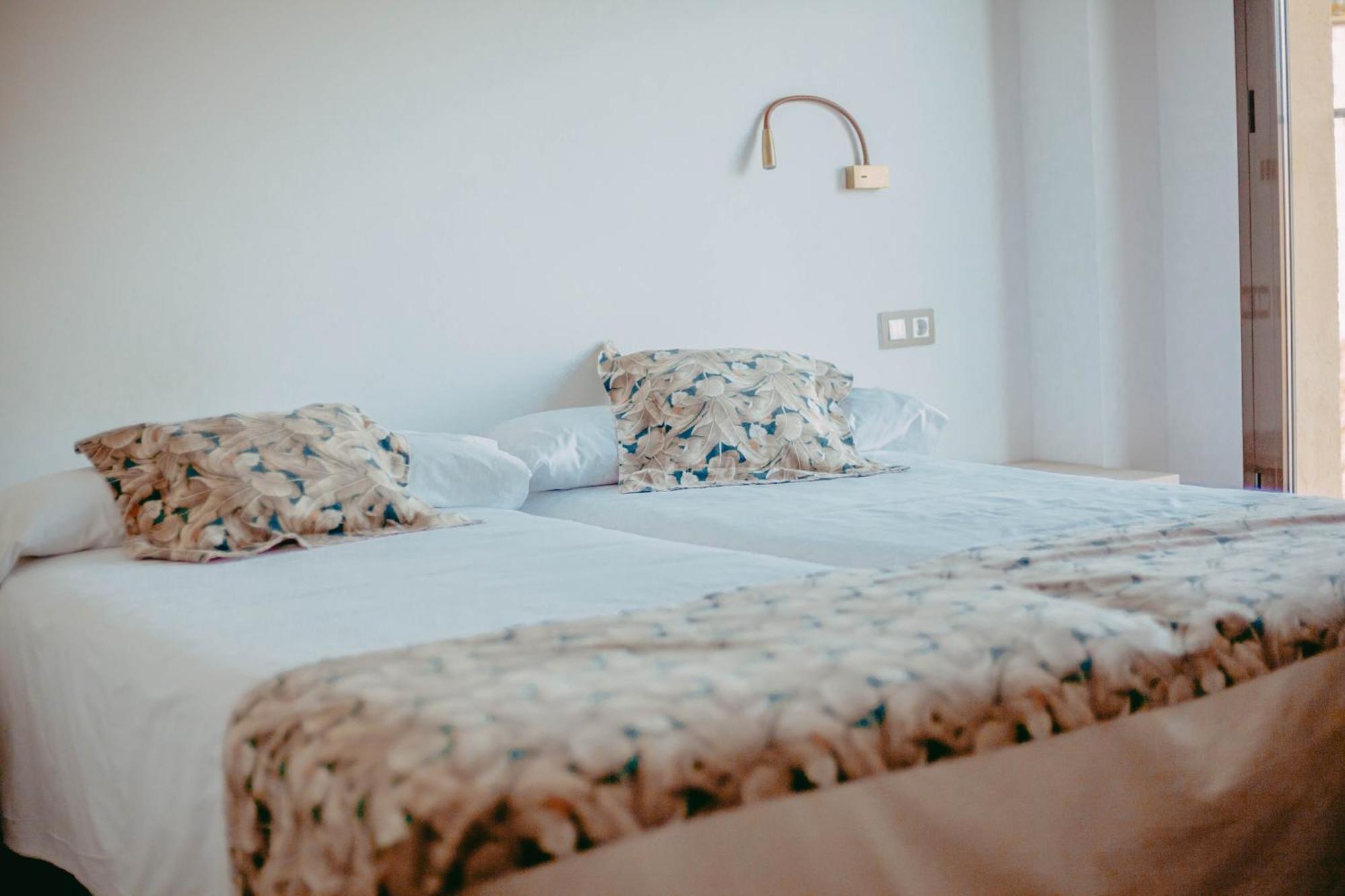Hostal Restaurant Mussons Vins Poboleda Dış mekan fotoğraf