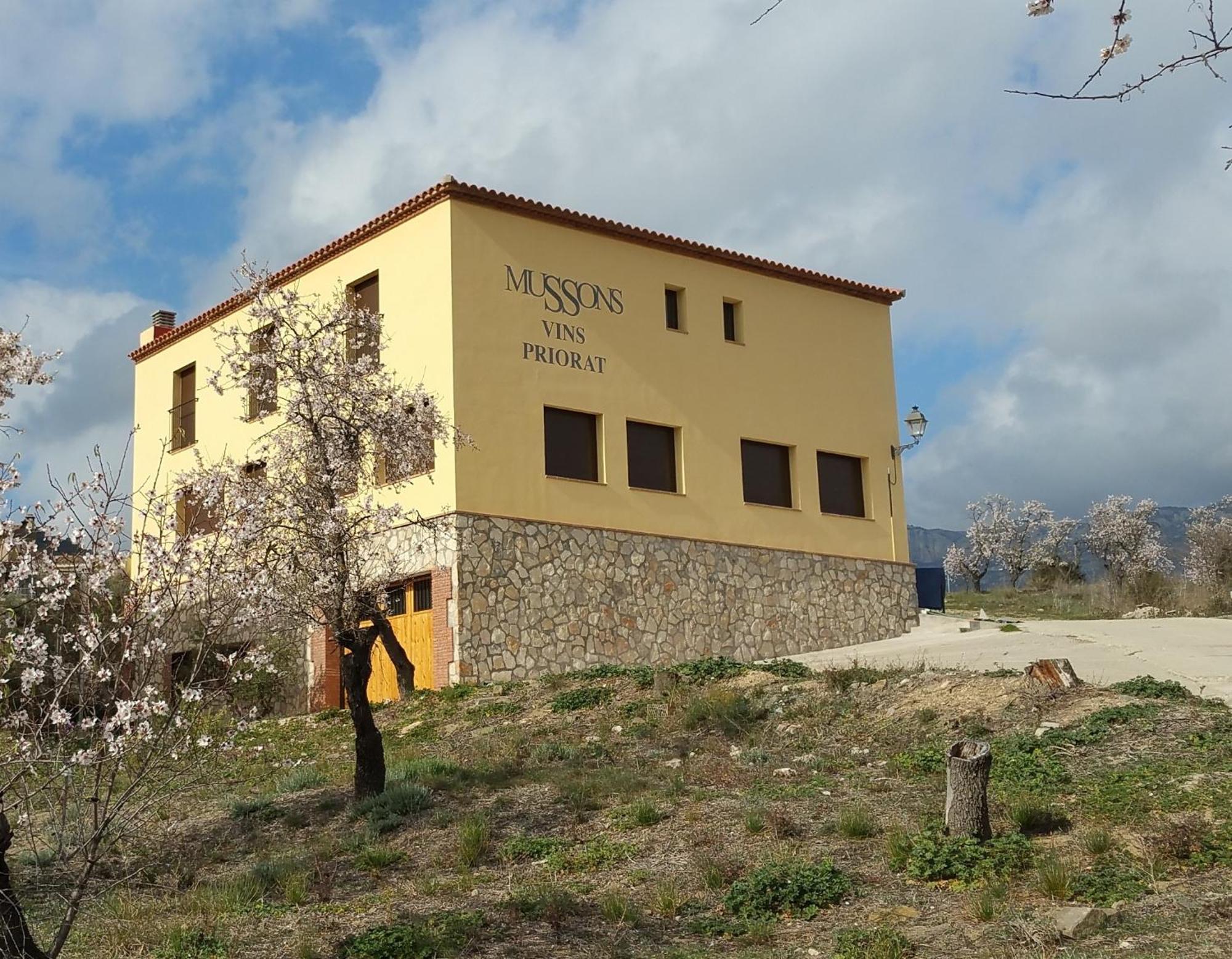 Hostal Restaurant Mussons Vins Poboleda Dış mekan fotoğraf